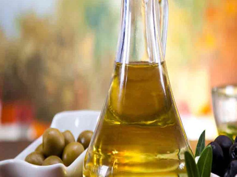 Botellas de aceite de oliva virgen extra